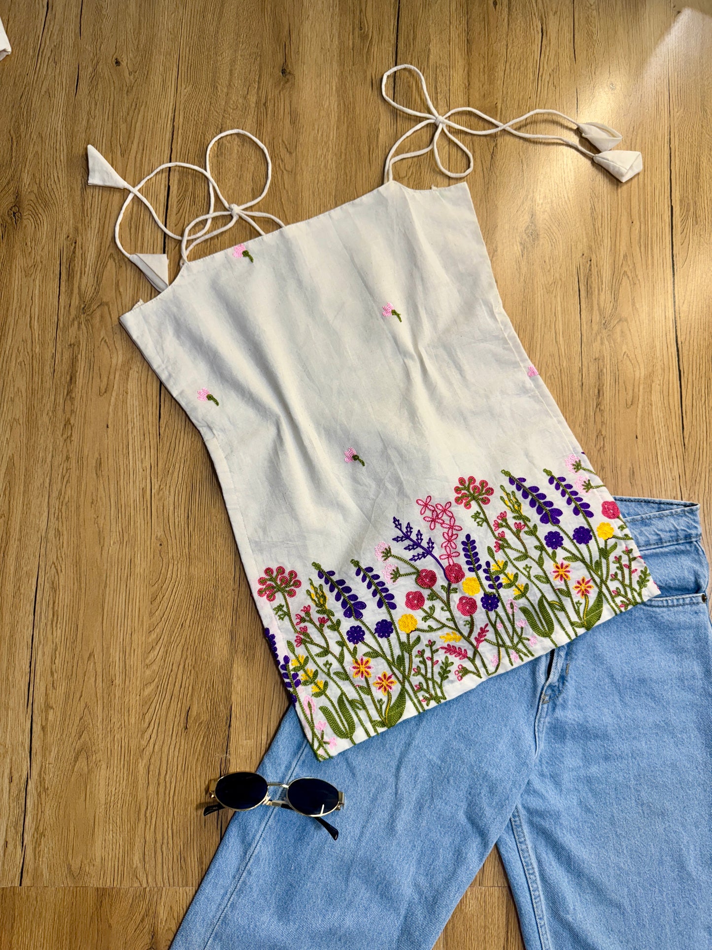 FLORAL COTTON EMBROIDERED SHORT TOP