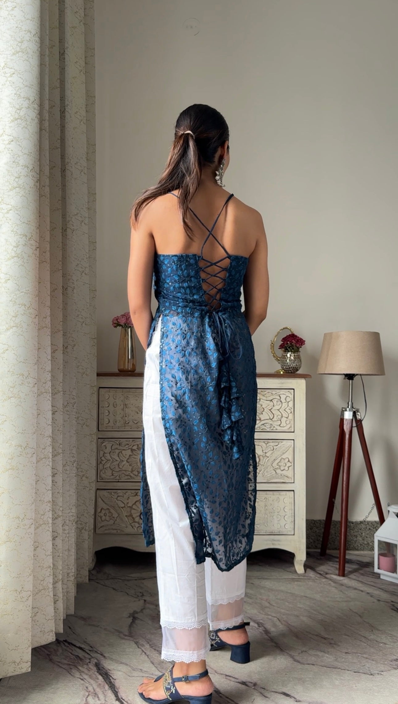 CRISS CROSS BACKLESS CHIKANKARI KURTI