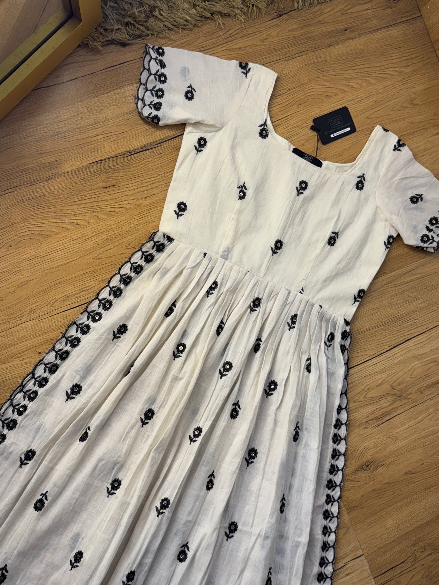 IVORY BLOOM NYRA CUT