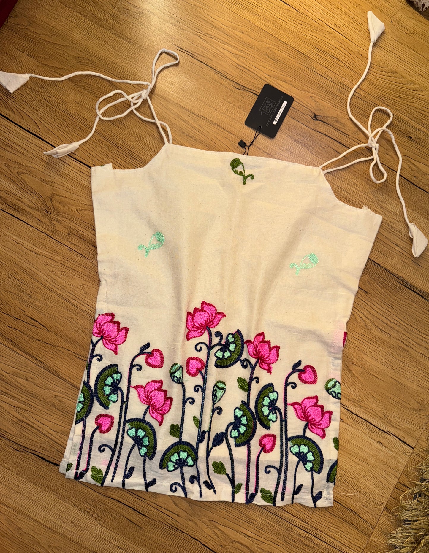 FLORAL COTTON EMBROIDERED SHORT TOP