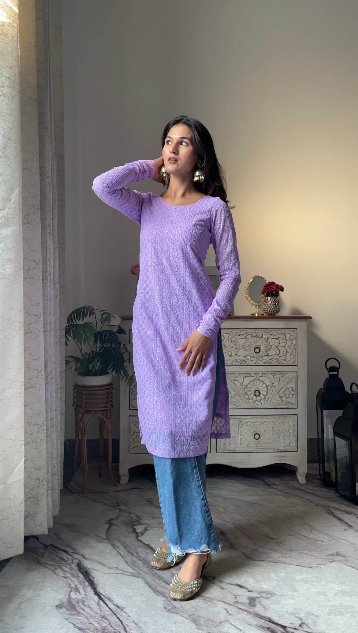 CHIKANKARI DEEP BACK TASSEL KURTI