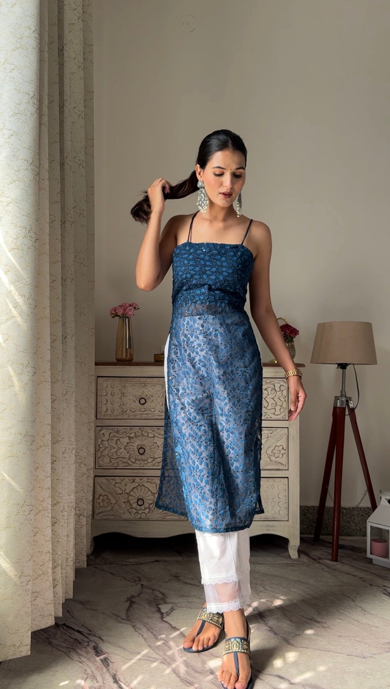 CRISS CROSS BACKLESS CHIKANKARI KURTI