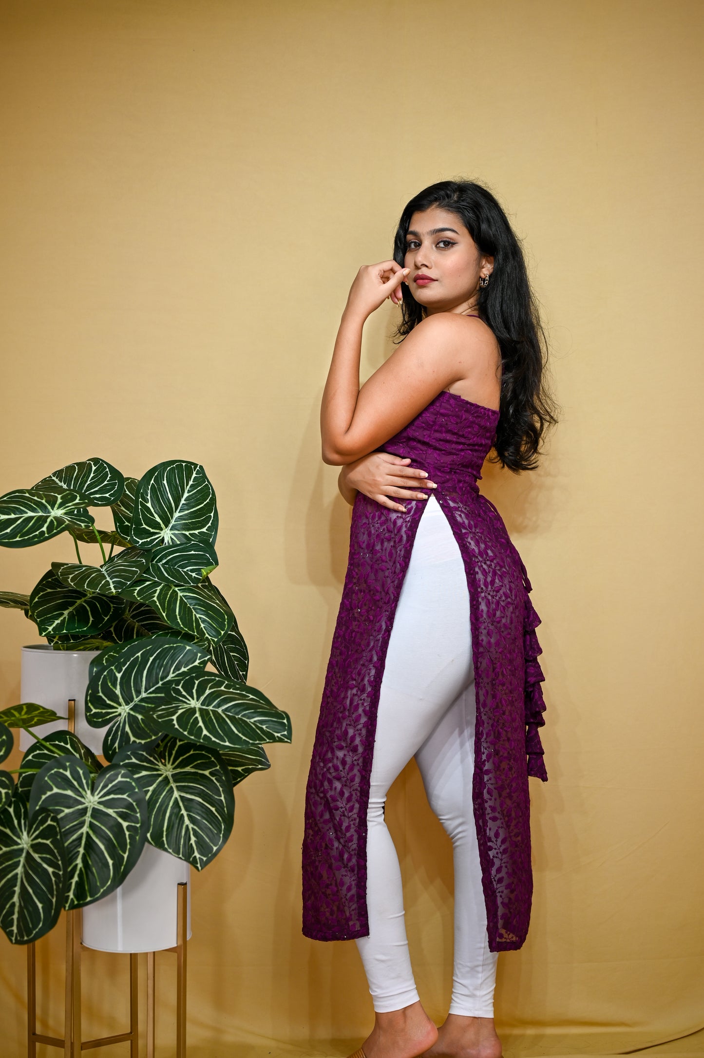 CRISS CROSS BACKLESS CHIKANKARI KURTI