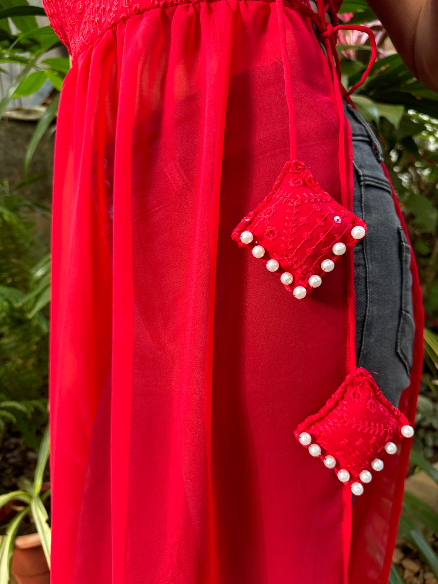 Rani side tassel nyra cut