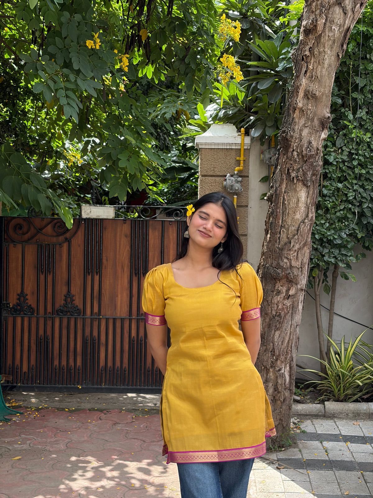 GOLDEN GLOW KURTI