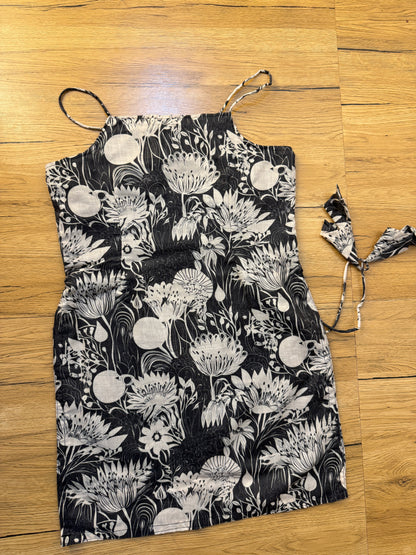 COTTON BLOOM BACKLESS SHORT KURTIS