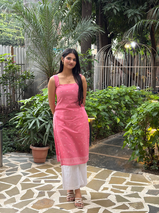 Malavika Jacquard Sleeveless Kurti